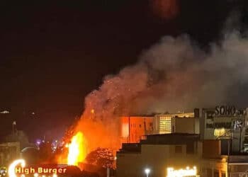 إخماد حريق خلف مجمع المطاعم ببورسعيد دون وقوع ضحايا