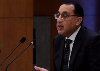 رئيس الوزراء يلتقى رئيس مجلس إدارة شركة أبوظبي القابضة لبحث عدد من الفرص الاستثمارية