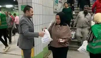 استمرارا لـ”حملة هنفطر في المحطة”.. توزيع 50 ألف وجبة إفطار صائم