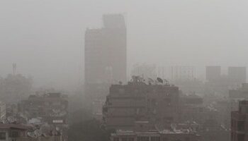 رياح مثيرة للأتربة وأجواء مغبرة حتى نهاية اليوم