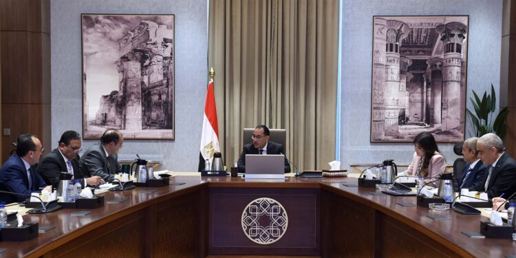 رئيس الوزراء يتابع أنشطة وتوسعات مجموعة «العربي»