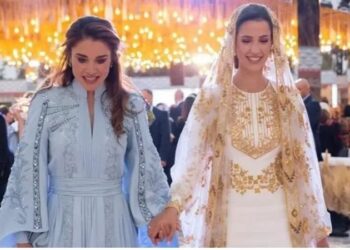 الملكة رانيا ورجوة ال سيف في حنتها