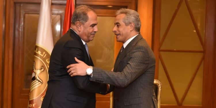 وزير القوى العاملة يلتقي أمين “العمال العرب”