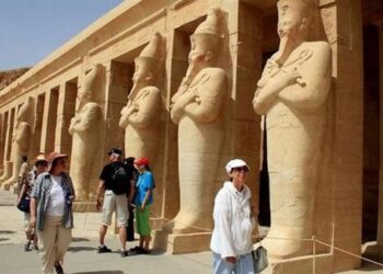 البنك المركزي: 7.3 مليار دولار عوائد السياحة في 6 أشهر