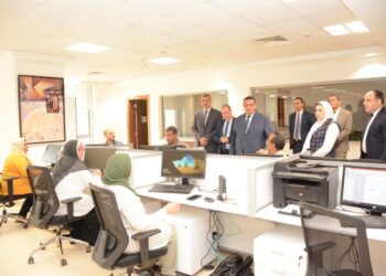 وزير التنمية المحلية يبدأ مباشرة عمله من مقر العاصمة الإدارية رسميا