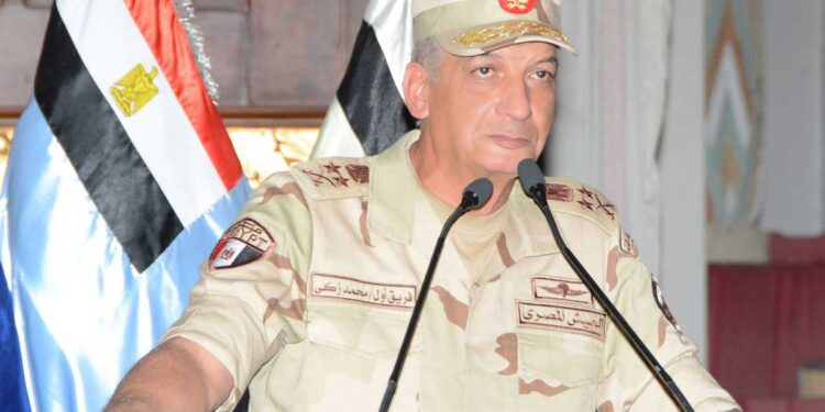 وزير الدفاع يكرم أبطال القوات المسلحة الفائزين فى بطولة الرماية الدولية