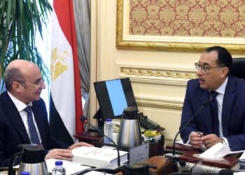 رئيس الوزراء يتابع مع وزير العدل تنفيذ قرارات “الأعلى للاستثمار”