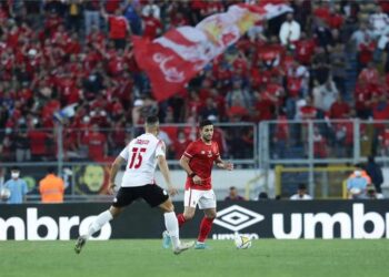 الأهلي يهزم الوداد المغربي بهدفين مقابل هدف في ذهاب نهائي إفريقيا