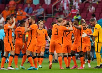 هولندا وكرواتيا في مباراة نارية بنصف نهائي دوري أمم أوروبا اليوم