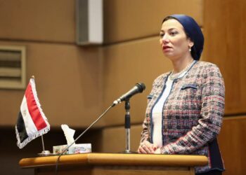 وزيرة البيئة