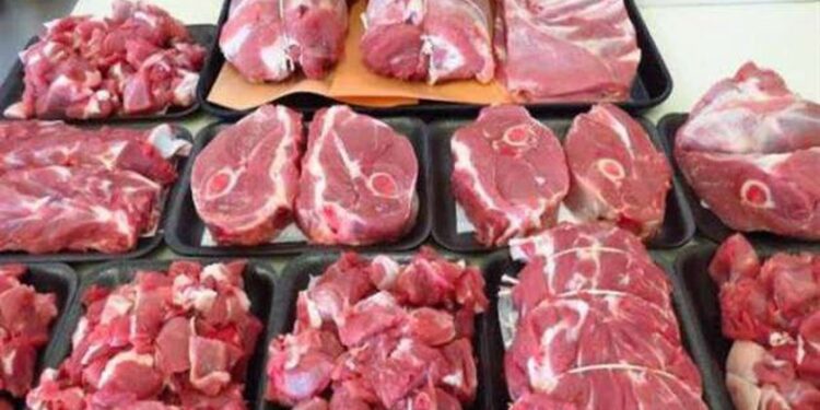 التموين تطرح كميات كبيرة من اللحوم الطازجة والمجمدة بمنافذ المجمعات الاستهلاكية