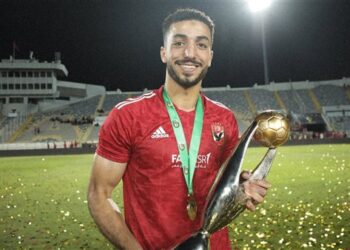 اتحاد جدة يخطط لاستعارة محمد عبد المنعم من الأهلي لتعويض غياب حجازي
