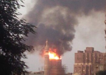 نشوب حريق هائل فى عقار مكون من 12 طابقا بالسيدة زينب