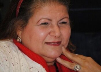 تشييع جثمان الفنانة منحة زيتون لمثواه الأخير بمقابر الأسرة في الدويقة