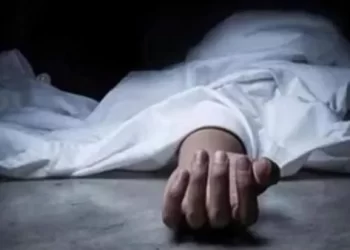 اتخانق مع مراته.. عامل يتخلص من حياته بإلقاء نفسه من الطابق الرابع بالمطرية