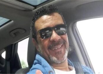 الفنان شريف خير الله يعلن نجاته من حادث سير على طريق المحور
