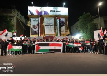 حملة المرشح السيسي تنظم وقفة احتجاجية ضد القصف الإسرائيلي لمستشفى المعمداني