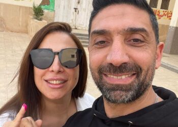 بالحبر الفسفوري.. إسلام الشاطر وزوجته يدليان بصوتيهما في الانتخابات الرئاسية 2024