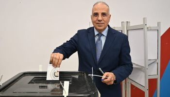 وزير الري يدلي بصوته بانتخابات الرئاسة ويؤكد: المصري لا يتأخر عن نداء الوجب