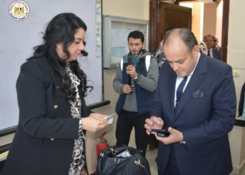 وزير الصناعة يدلي بصوته في الانتخابات الرئاسية بمدينة 6 أكتوبر