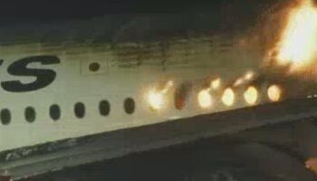حريق هائل في طائرة على مدرج مطار هانيدا الدولى في طوكيو