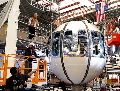 شركة سياحية تطرح بالون فضائي قادر على حمل الركاب على ارتفاع 20 ميلاً