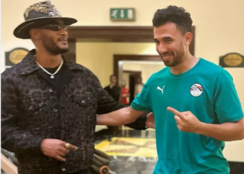 محمد رمضان يهنئ الفراعنة بالصعود لدور الـ16 بأمم أفريقيا بصورة مع تريزيجيه