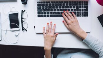 تقرير: النساء يحصلن على أجور أقل 26% من الرجال في مجال التكنولوجيا الأوروبية