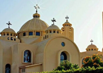 الكنيسة الأرثوذكسية تجهز شاحنة مساعدات لدعم أهالي غزة