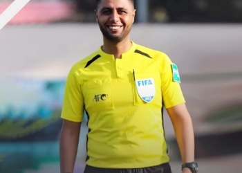 استشهاد الحكم الفلسطيني محمد خطاب وأسرته في قصف إسرائيلي على دير البلح بغزة