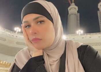 ياسمين عبد العزيز تؤدى مناسك العمرة بعد انفصالها عن أحمد العوضي