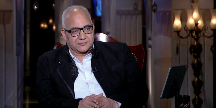 بيومي فؤاد يكشف تفاصيل أزمته الأخيرة لأول مرة ببرنامج “حبر سري”.. اليوم