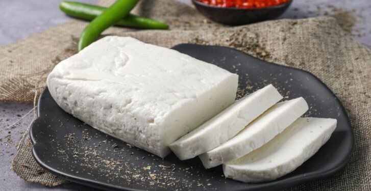 الغرف التجارية: هبوط أسعار الجبنة البيضاء بالأسواق 24% للمستهلكين