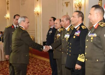 الرئيس السيسي يمنح اللواء مهندس وليد البارودى وسام الجمهورية