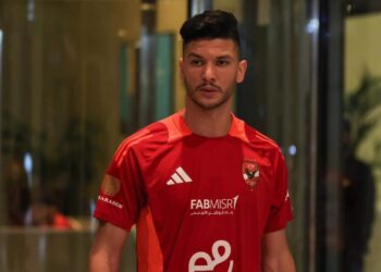 “أشرف داري يظهر أساسياً لأول مرة مع الأهلي في مواجهة شباب بلوزداد”