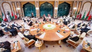 “مجلس التعاون: دعم حقوق الفلسطينيين ودعوة لوقف شامل وإغاثة عاجلة لغزة”