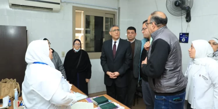 “محافظ الجيزة يتفقد سير العمل في عيادة الهرم الشاملة ويشدد على تحسين الخدمات الصحية”