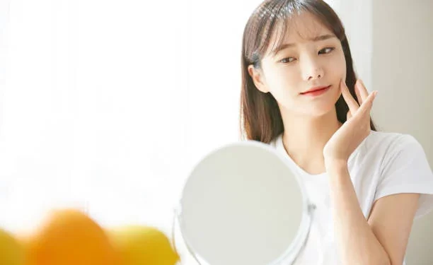 مكياج طبيعي وجذاب لصاحبات العشرينات: خطوات للحصول على إطلالة مشرقة