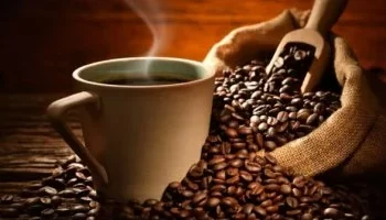 الدراسة تكشف: توقيت شرب القهوة يؤثر على صحة القلب وطول العمر
