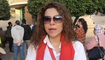 وفاة والد الفنانة ألفت عمر بعد صراع طويل مع المرض