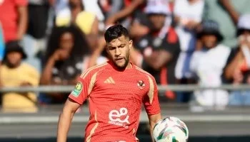 إصابة يحيى عطية الله خلال مباراة الأهلي وسموحة