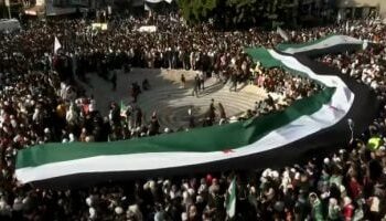 السفارة السورية في القاهرة تصدق الوثائق وتمدد جوازات السفر مجانًا