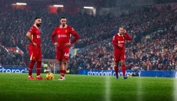 “محمد صلاح يشعل التكهنات بصورة مع فان دايك وأرنولد وسط مطالب جماهيرية بتجديد عقودهم”