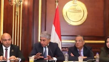 “شريف فتحي يستعرض مؤشرات السياحة في 2024 ويكشف عن خطة تطوير القطاع في اجتماع مجلس الشيوخ”