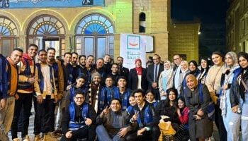 مؤسسة حياة كريمة تهنئ الأقباط وتوزع وجبات غذائية بمناسبة عيد الميلاد المجيد