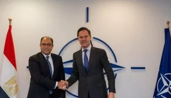 السفير المصري لدى الناتو يقدم أوراق اعتماده ويبحث القضايا الإقليمية والدولية