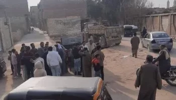 “أهالي طامية يضبطون لصًا أثناء سرقته لأبواب المقابر ويقومون بتسليمه للشرطة”