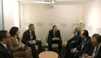 مدبولي يبحث تعزيز التعاون مع “سيمنز” خلال مشاركته في منتدى دافوس 2025