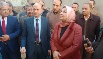 نائب وزير الكهرباء تجري زيارة مفاجئة لقطاع الفيوم لمتابعة جودة الخدمات