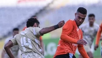 الأهلي يتعادل مع فاركو 1/1 في مباراة مثيرة بالجولة التاسعة للدوري الممتاز